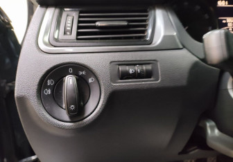 Подержанный автомобиль Skoda Rapid Liftback 2015 года (18 фото)