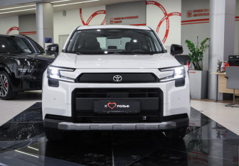 Новый Toyota RAV4 2025 (4 фото)