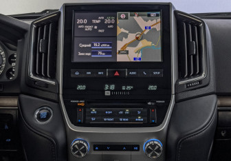 Подержанный автомобиль Toyota Land Cruiser Suv 2019 года (17 фото)