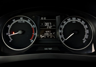 Подержанный автомобиль Skoda Rapid Liftback 2017 года (13 фото)