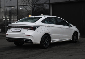 Подержанный автомобиль Omoda S5 2024 года (5 фото)