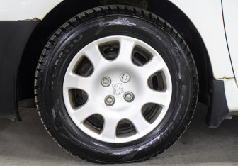 Подержанный автомобиль Peugeot Partner 2010 года (20 фото)