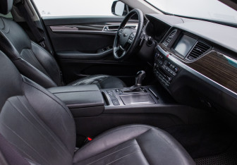 Подержанный автомобиль Hyundai Genesis 2014 года (9 фото)