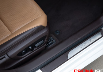 Подержанный автомобиль Lexus ES 2019 года (24 фото)