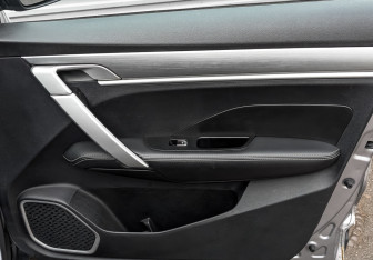 Подержанный автомобиль Geely Coolray 2022 года (24 фото)