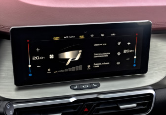 Подержанный автомобиль Geely Coolray 2023 года (27 фото)