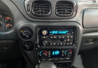 Подержанный автомобиль Chevrolet TrailBlazer 2003 года (13 фото)