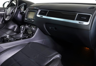Подержанный автомобиль Volkswagen Touareg 2016 года (10 фото)