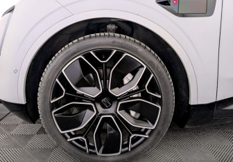 Подержанный автомобиль Avatr 11 2023 года (20 фото)