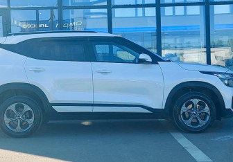 Подержанный автомобиль Kia Seltos 2021 года (4 фото)
