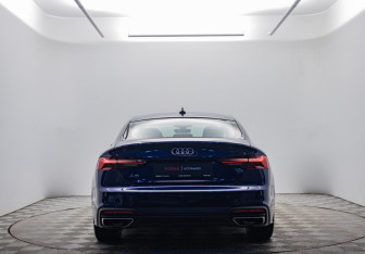 Подержанный автомобиль Audi A5 Liftback 2021 года (6 фото)