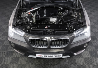 Подержанный автомобиль BMW X3 2012 года (9 фото)