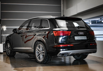Подержанный автомобиль Audi Q7 2019 года (6 фото)