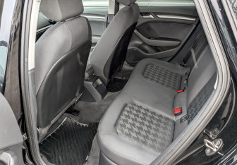 Подержанный автомобиль Audi A3 Sedan 2014 года (12 фото)