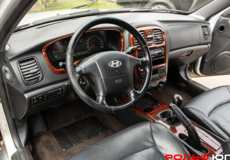 Подержанный автомобиль Hyundai Sonata 2008 года (13 фото)
