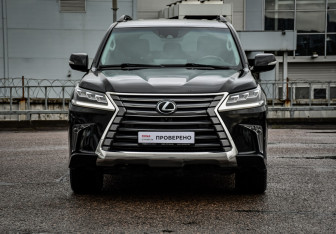 Подержанный автомобиль Lexus LX 2016 года (2 фото)