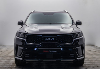 Подержанный автомобиль Kia Sorento 2022 года (8 фото)