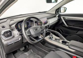 Подержанный автомобиль Geely Coolray 2023 года (16 фото)