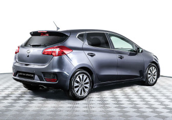 Подержанный автомобиль Kia Ceed Hatchback 2015 года (5 фото)