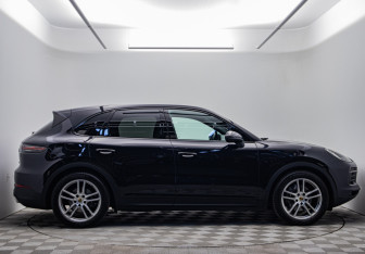 Подержанный автомобиль Porsche Cayenne 2020 года (4 фото)