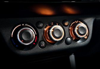 Подержанный автомобиль Suzuki Swift Hatchback 2007 года (16 фото)