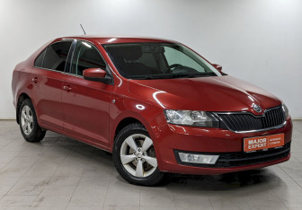Подержанный автомобиль Skoda Rapid Liftback 2014 года (3 фото)