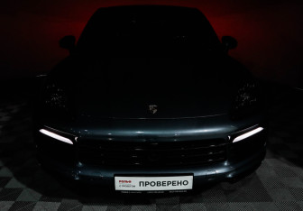 Подержанный автомобиль Porsche Cayenne 2020 года (19 фото)