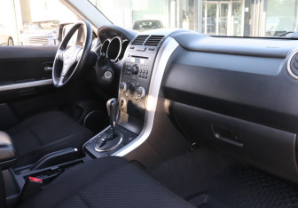 Подержанный автомобиль Suzuki Grand Vitara 2011 года (9 фото)