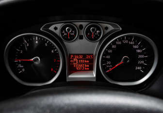 Подержанный автомобиль Ford Focus Hatchback 2011 года (11 фото)