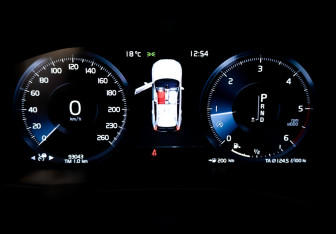 Подержанный автомобиль Volvo XC60 2018 года (13 фото)