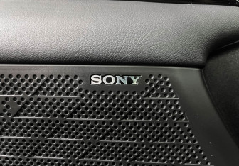 Подержанный автомобиль Changan UNI-V 2023 года (17 фото)