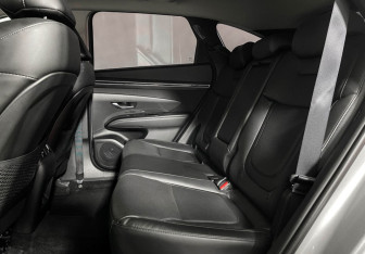 Подержанный автомобиль Hyundai Tucson 2022 года (10 фото)