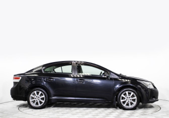 Подержанный автомобиль Toyota Avensis Sedan 2011 года (4 фото)