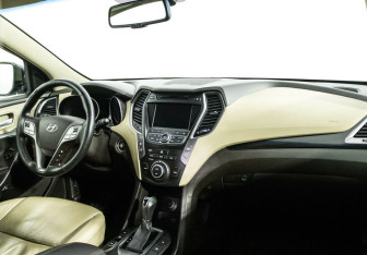 Подержанный автомобиль Hyundai Santa Fe 2013 года (5 фото)