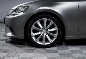 Подержанный автомобиль Lexus IS Sedan 2013 года (15 фото)