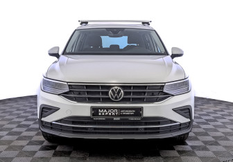 Подержанный автомобиль Volkswagen Tiguan 2021 года (2 фото)