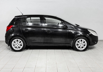 Подержанный автомобиль Opel Corsa 2008 года (4 фото)