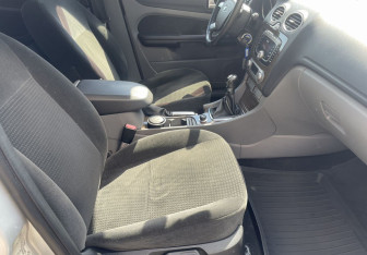 Подержанный автомобиль Ford Focus Sedan 2008 года (9 фото)