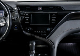 Подержанный автомобиль Toyota Camry Sedan 2019 года (10 фото)
