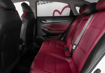 Подержанный автомобиль Changan Eado Plus 2023 года (10 фото)