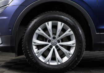 Подержанный автомобиль Volkswagen Tiguan 2017 года (26 фото)