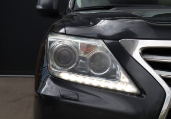 Подержанный автомобиль Lexus LX 2012 года (27 фото)