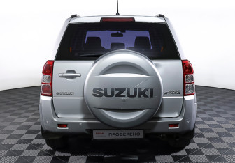 Подержанный автомобиль Suzuki Grand Vitara 2011 года (6 фото)