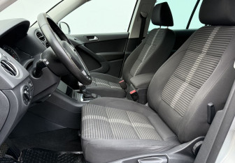 Подержанный автомобиль Volkswagen Tiguan 2009 года (10 фото)