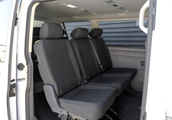 Подержанный автомобиль Volkswagen Caravelle 2020 года (12 фото)