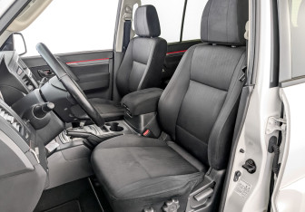 Подержанный автомобиль Mitsubishi Pajero 2014 года (20 фото)