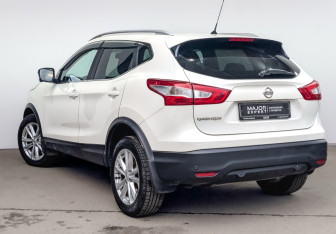 Подержанный автомобиль Nissan Qashqai 2016 года (7 фото)