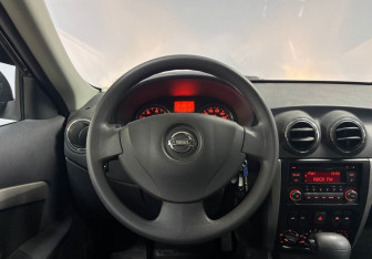 Подержанный автомобиль Nissan Almera Sedan 2015 года (18 фото)