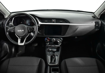 Подержанный автомобиль Kia Rio Hatchback 2022 года (8 фото)