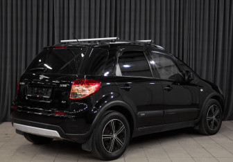 Подержанный автомобиль Suzuki SX4 Hatchback 2011 года (4 фото)